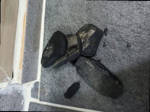 과천 하수구막힘 배관 내부 상태를 화면으로 확인하며 점검 범위를 판단하는 장면