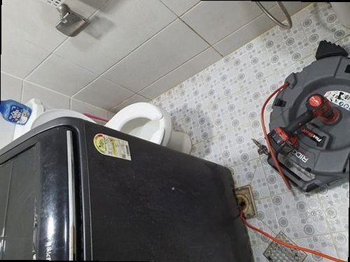 과천 하수구막힘 배관 내부 점검 결과를 바탕으로 관리 방법을 안내하는 장면